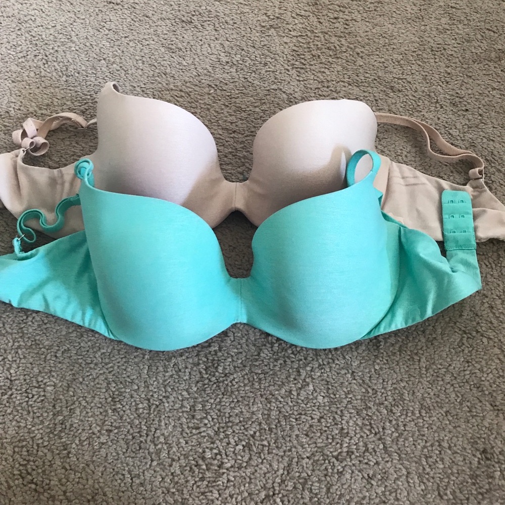 32D Lightly Lined VS Pink Campus Bra!