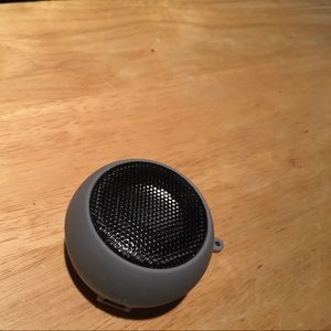 Miniature portable speaker