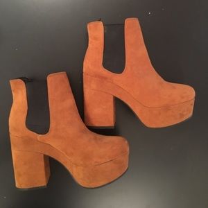 Platform heeled boots
