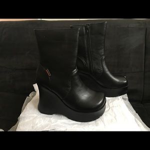 RocketDog Distressed Wedge Black Footwear