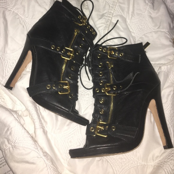 Boot - Picture 2 of 3