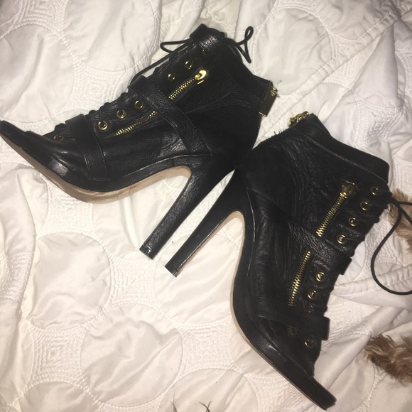 Boot - Picture 3 of 3