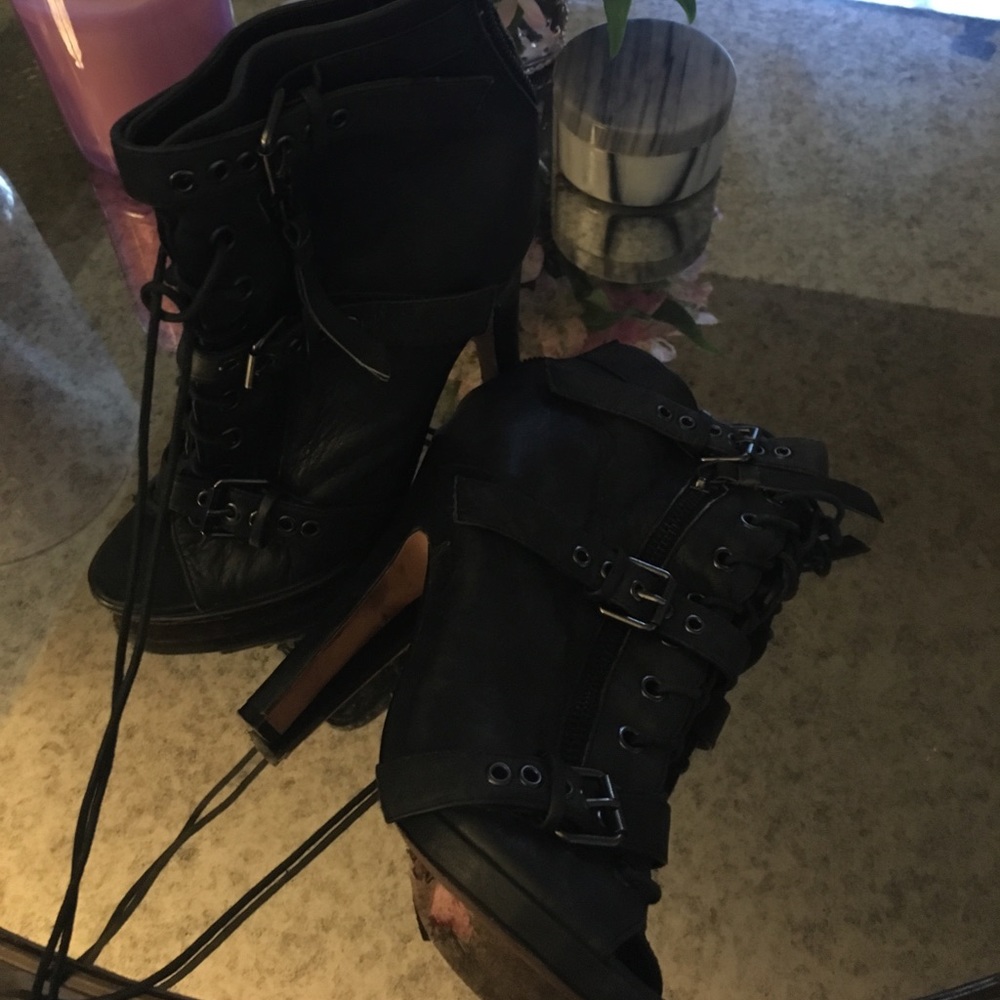 Leather open toe heeled boots