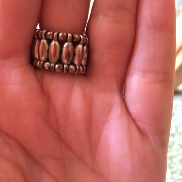 Unique stretch ring - Picture 3 of 3