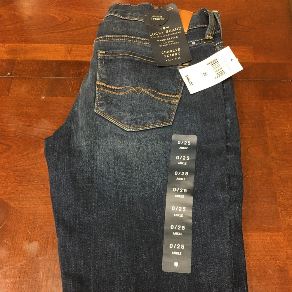 Ankle cut jeans. Brand new