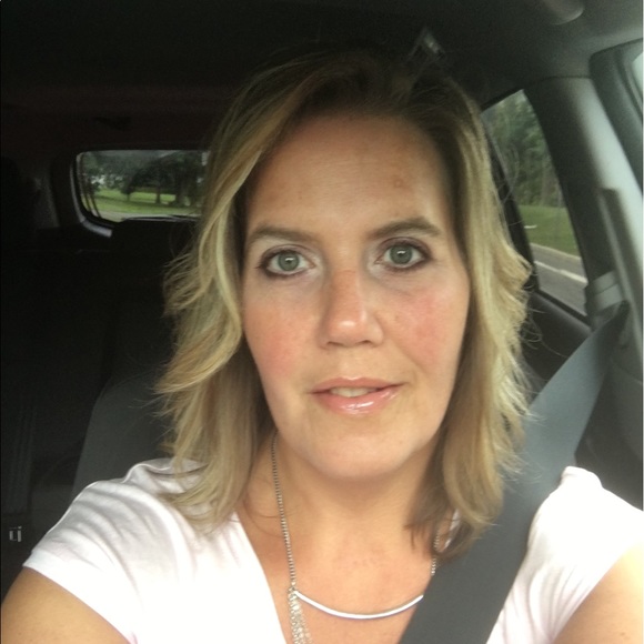 Meet your Posher, Layla - Picture 2 of 2