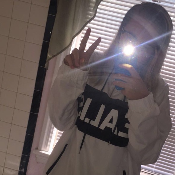 Meet your Posher, Max - Picture 1 of 1