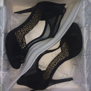 Jessica Simpson heels