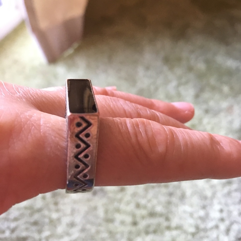 Ring - Picture 2 of 4