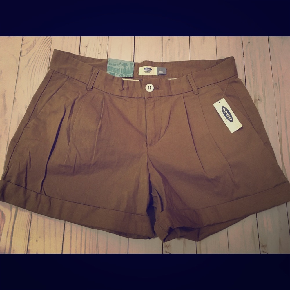 Old Navy pleated tan shorts