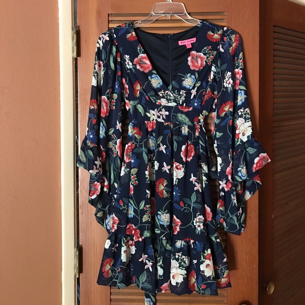 Betsey Johnson  kimono style floral dress