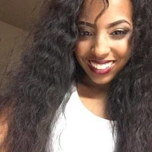 Meet your Posher, Chloe