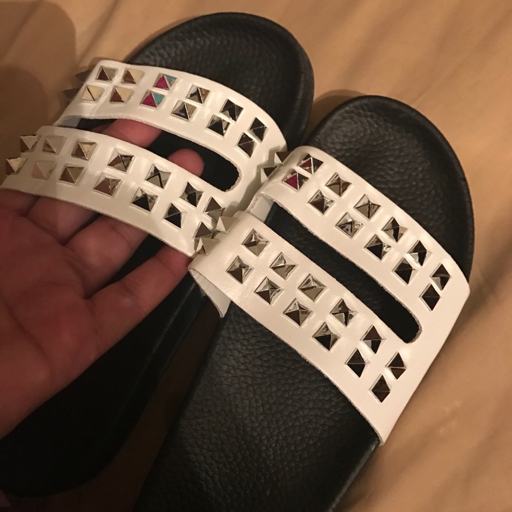 Studed slides