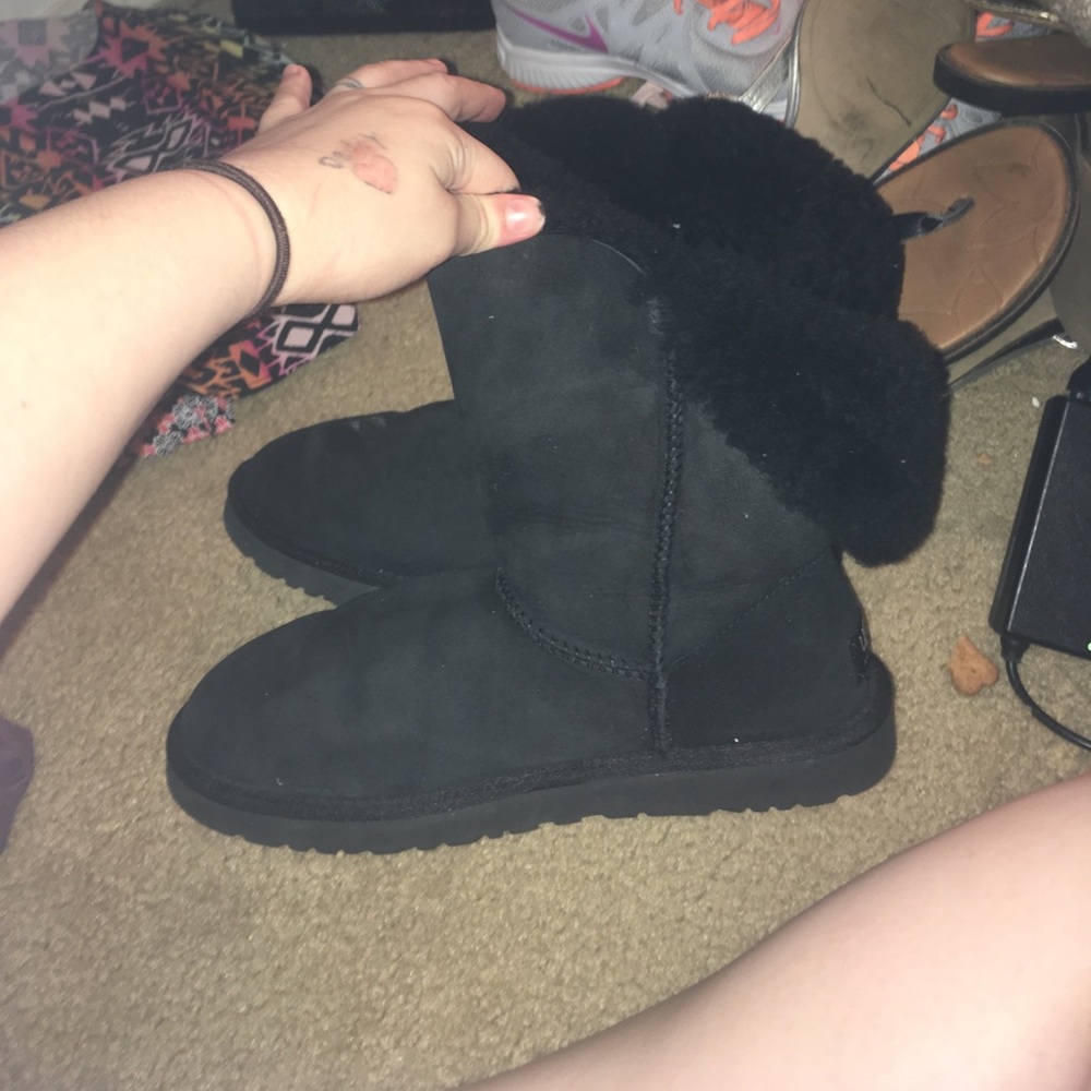 Black uggs