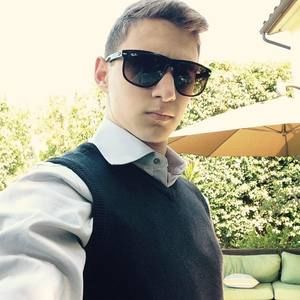 Meet your Posher, Cory