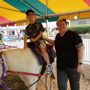 Meet your Posher, Debi