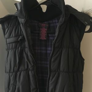 *LAST CHANCE* Black Puffy Vest