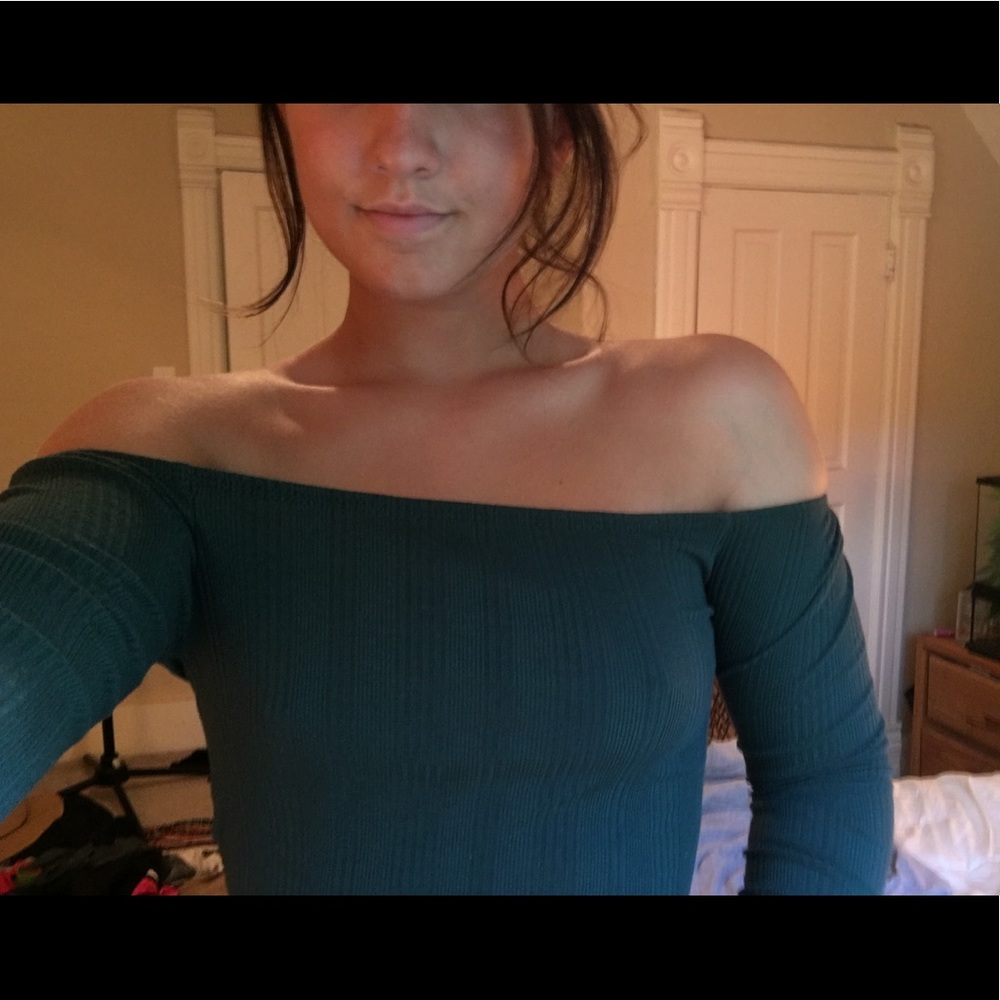 Dark green of the shoulder top! F21