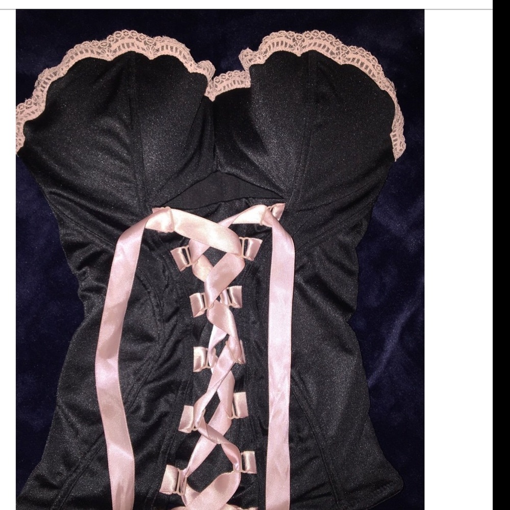Victoria's Secret bustier w/corset detailing, 34B