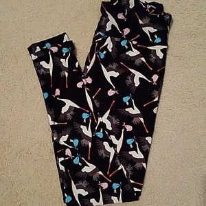 LuLaRoe OS Leggings STORKS!!!