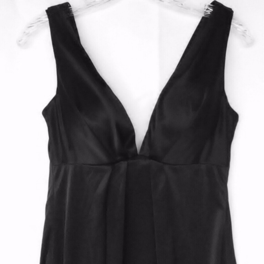 ~Sexy Silky Black Plunge Cocktail Party Satin Mini Plunge VNeck Dress Max Studio - Picture 2 of 4