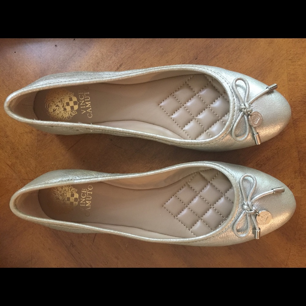 Vince Camuto women's gold ballet flats 7 1/2 M