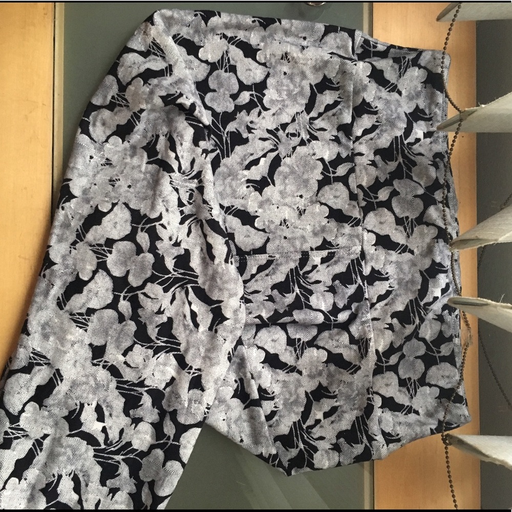 Lularoe buttery soft leggings.