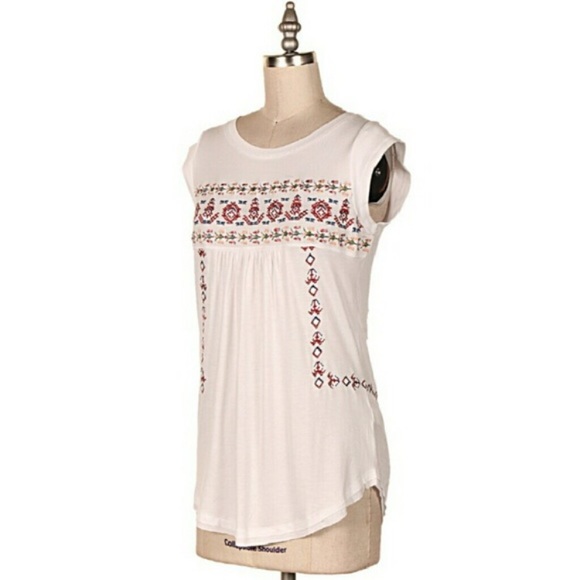 Embroidered cap sleeve top - Picture 7 of 8