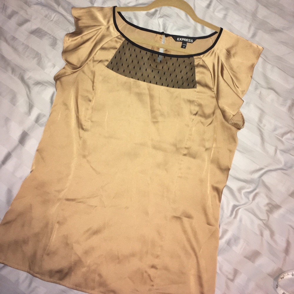 Cap sleeve blouse.