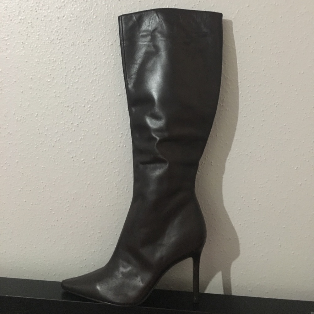 VICTORIA'S SECRET Colin Stuart tall leather boots.