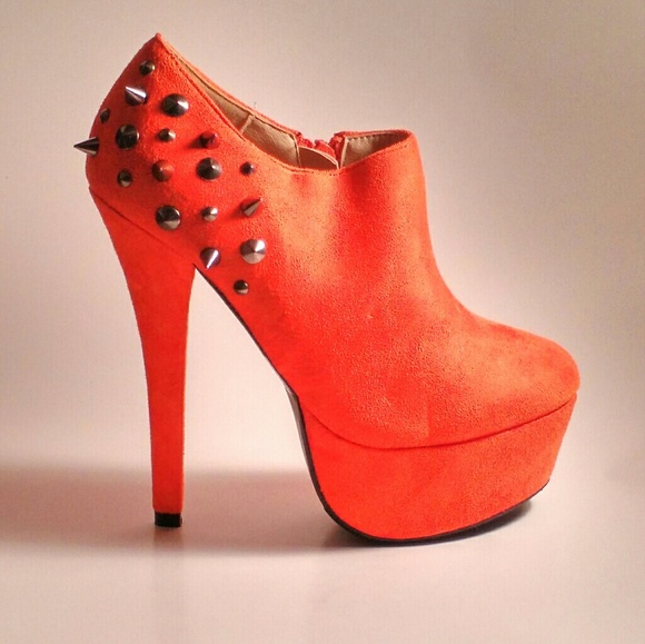 ORANGE BOOTIES - Picture 3 of 4