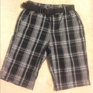 Men's plaid GUESS shorts!