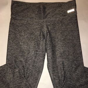 PINK ULTiMATE YOGA CROP PANTS