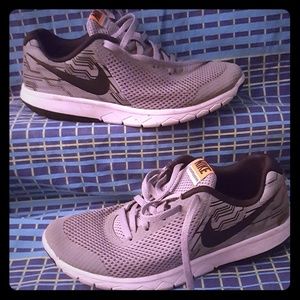 Grey Nike flex experience