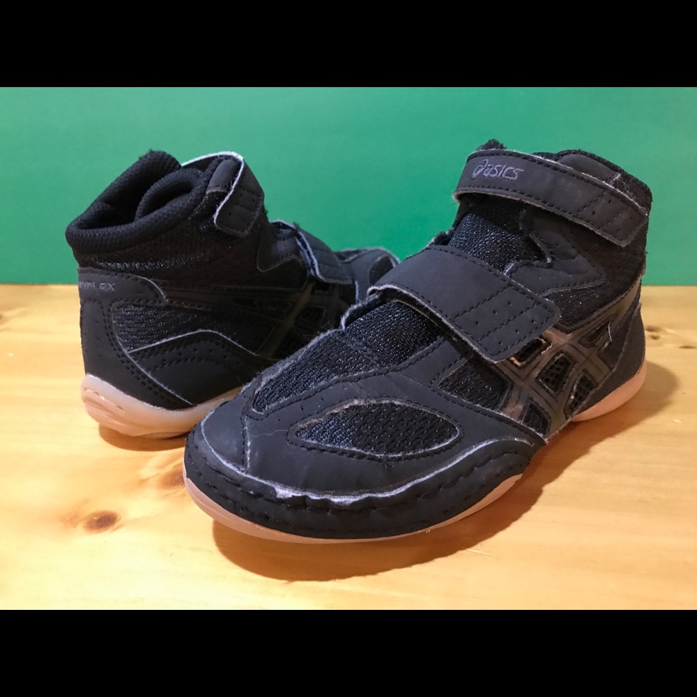 Boy's Size 13 Black Asics Matflex Wrestling Shoes