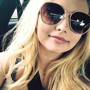 Meet your Posher, Dani