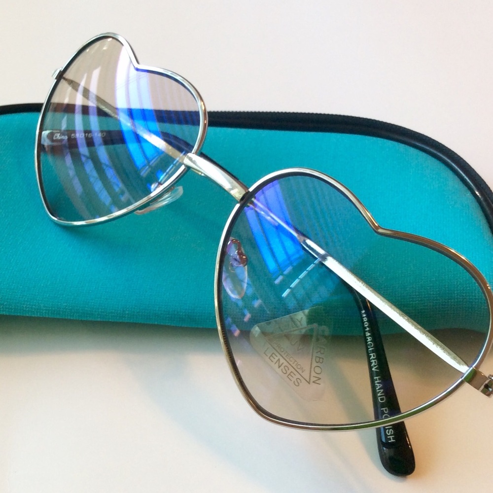 NEW💖Heart Shaped Sunglasses💖