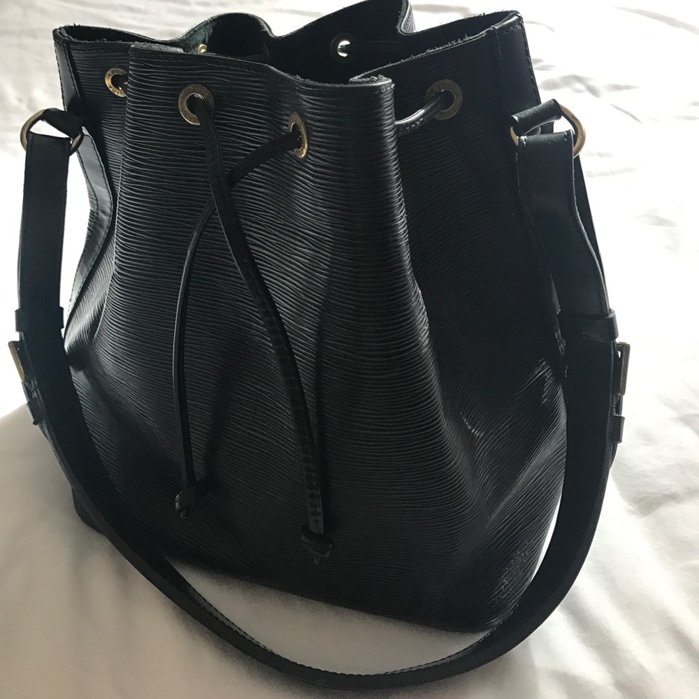 💯Auth Louis Vuitton Epi Leather Petit Noe
