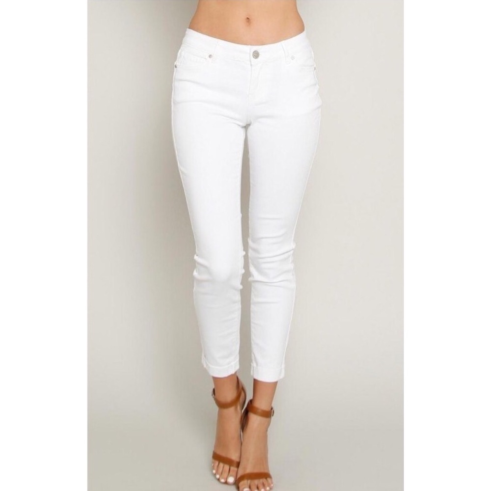 White basic skinny jeans
