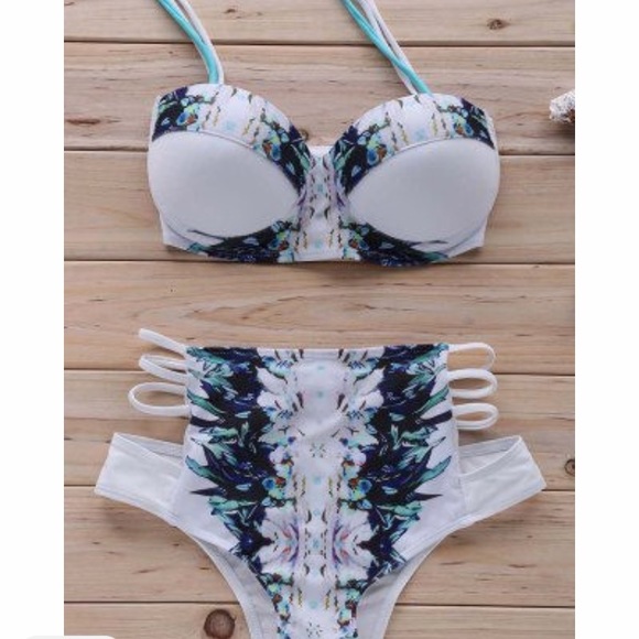 Other - 🆕 NEVER WORN CHIC SWIMSUIT