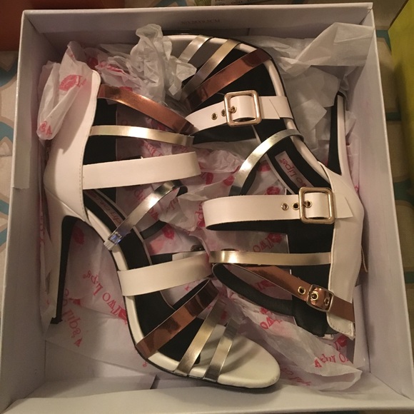 Sandals - Picture 1 of 1