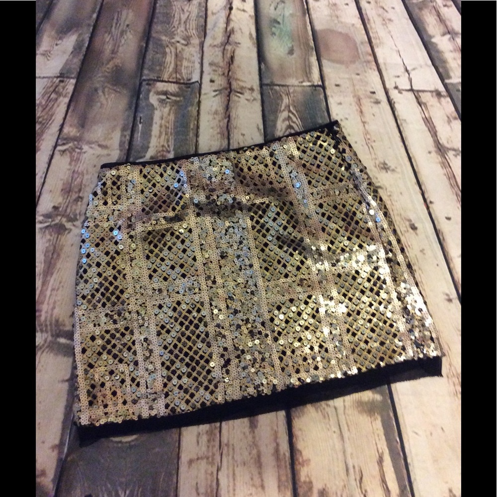 Forever 21 sequin skirt size L