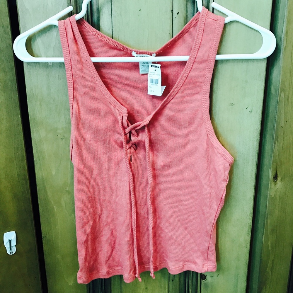 LACE UP CROP TOP