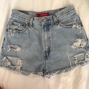 Levi high waisted shorts