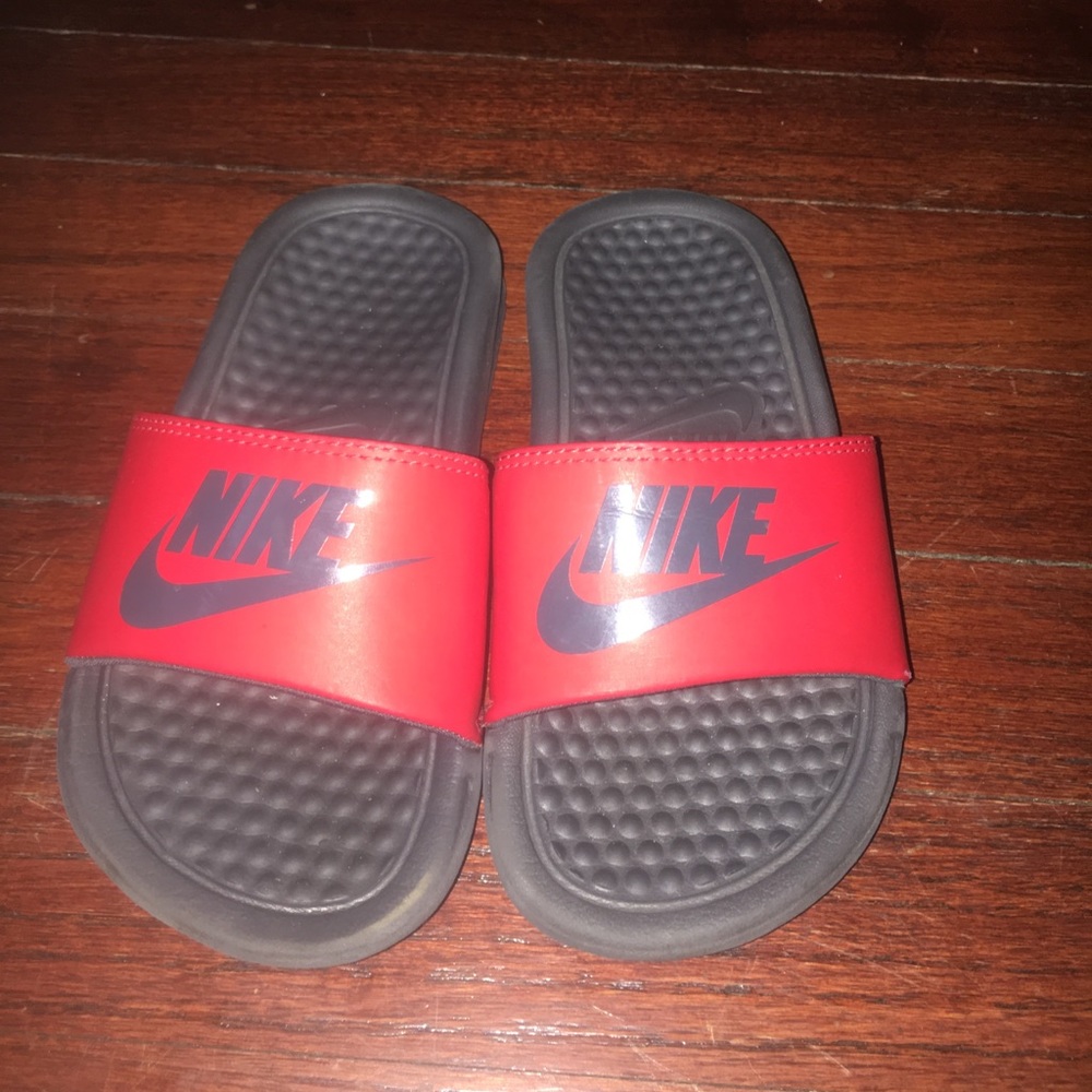 Kids nike sandles