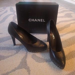 Chanel black Pump
