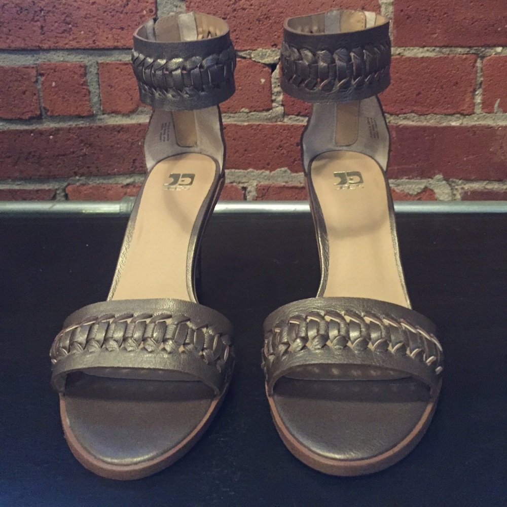 Joe's Jeans two-strap metallic heel