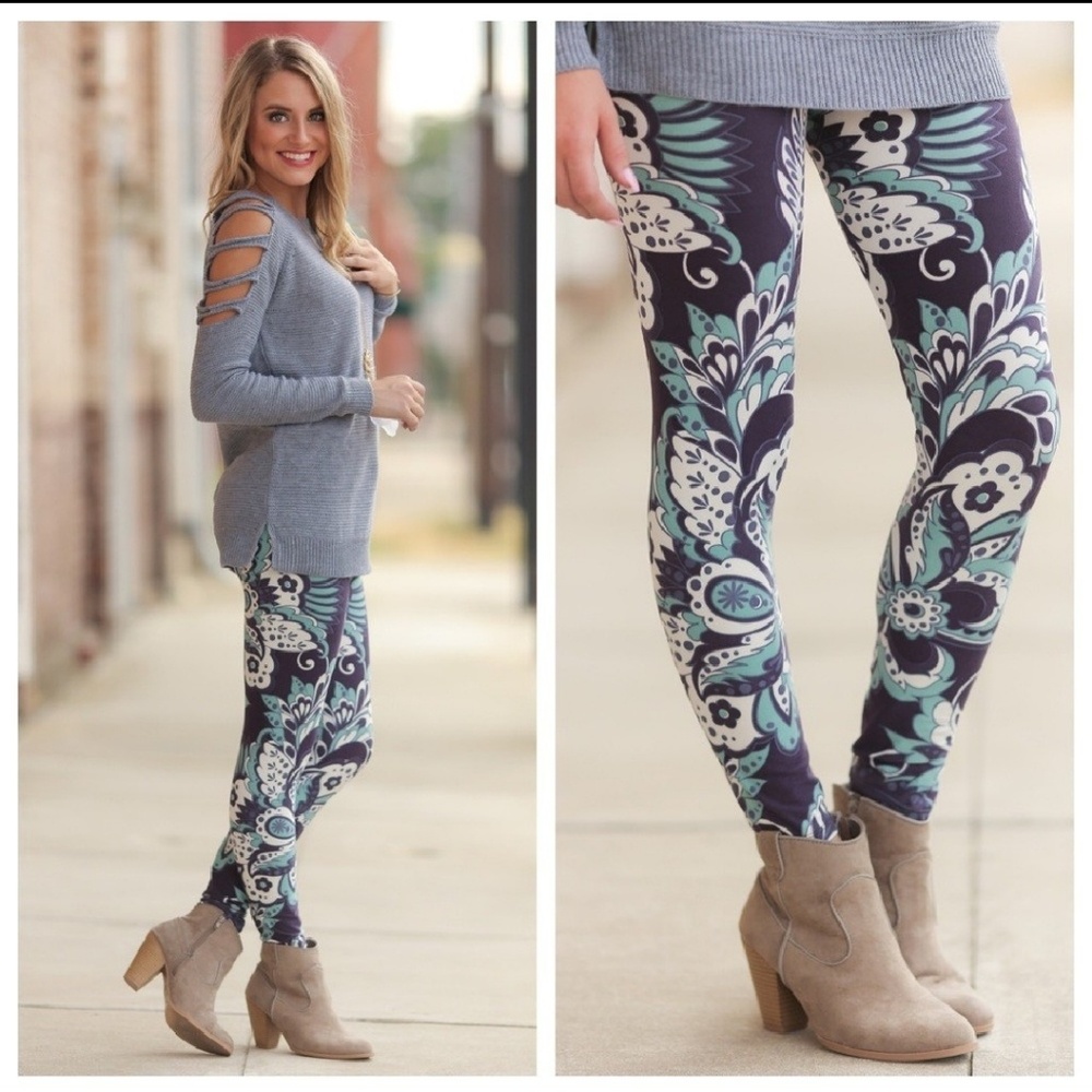 "Feathers in the the Wind" leggings