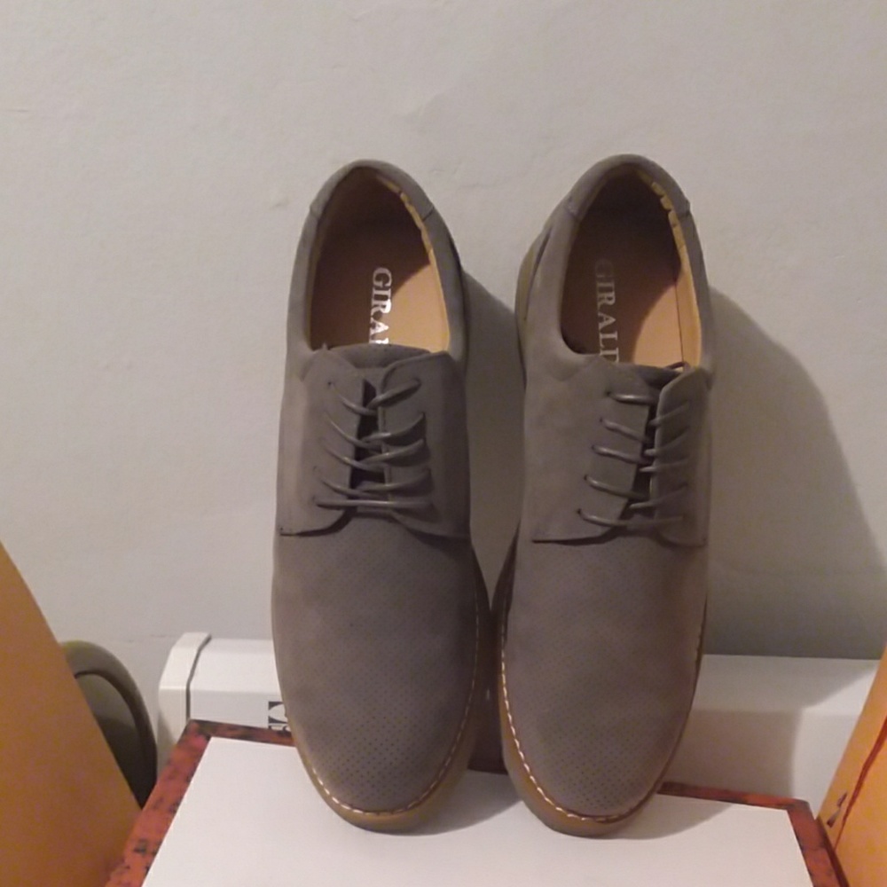 ADORABLE GIRALDI GREY LIAM MEN SHOE NWOT