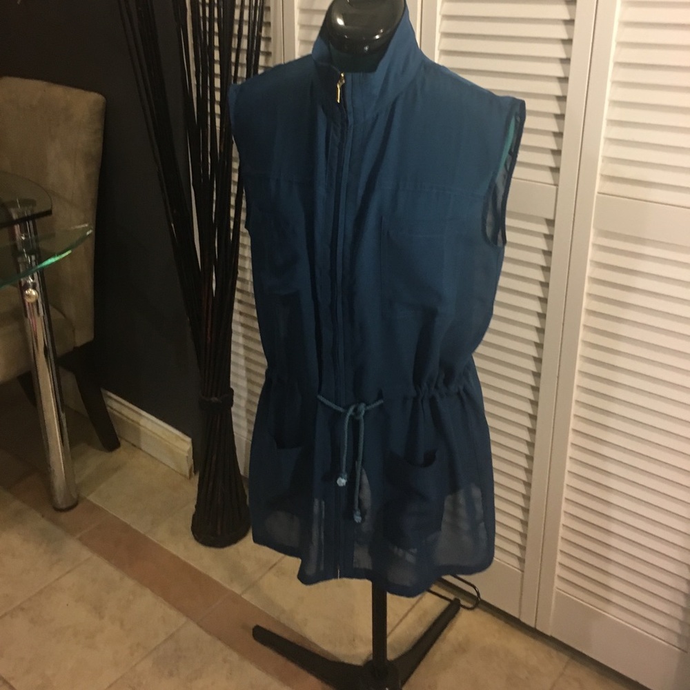 Best - Picture 2 of 3